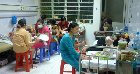 Cả nước hơn 7.000 ca sởi, Hà Nội đang đỉnh dịch