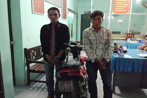 Bắt nhiều vụ cướp giật Iphone trên đường phố Sài Gòn