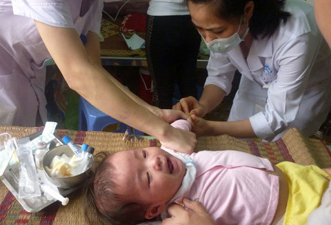 Toàn cảnh gồng mình chống dịch sởi