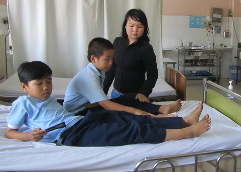 Hơn 100 học sinh bị ngộ độc thức ăn sau bữa ăn trưa
