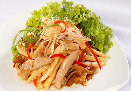 Chân nấm xào thịt gà thơm ngon, hấp dẫn