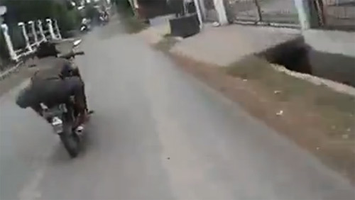 Quái xế trổ tài gây tai nạn