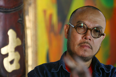 Nhảm nhí thì chấp nhận, tử tế lại không