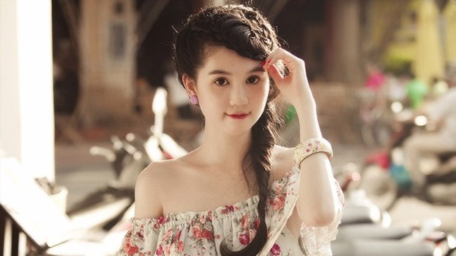 Ngọc Trinh và 'Chiến lược bom tấn' của Việt Nam