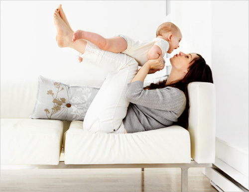 Cho con bú giúp mẹ hết “sồ sề”