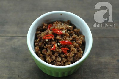 Tự làm mắm tép chưng thịt cực nhanh