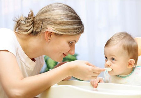 Mẹo dễ dàng giúp mẹ trị bé biếng ăn