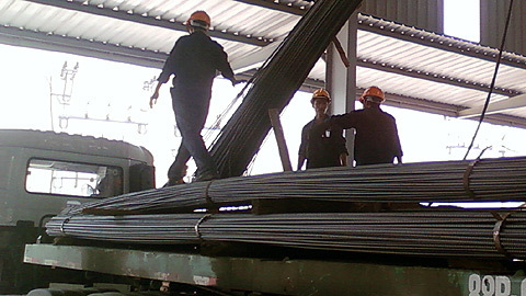 Giá tiêu dùng tháng 4 tăng nhẹ