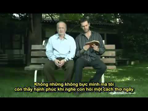 Clip cha, con và chim sẻ lay động hàng triệu con tim