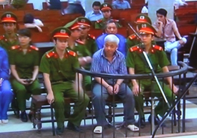 “Bầu” Kiên: Từ siêu xe Phantom Rồng đến đôi dép tổ ong