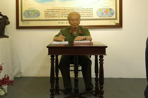 Tượng giống Đại tướng Võ Nguyên Giáp đến kinh ngạc