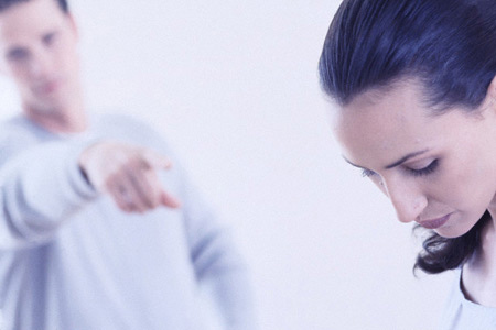 Chồng ăn nằm với 'gái nạ dòng' để 'trị' vợ