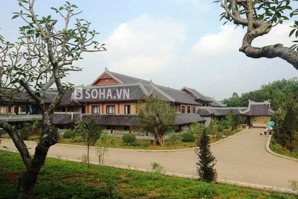 Tỷ phú Xuân Trường xây nhà khách Bái Đính toàn gỗ quý