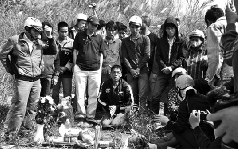 Tiết lộ buổi 'gọi hồn' do gia đình BS Tường đạo diễn