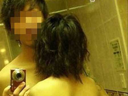 Thiếu nữ bị tống tình, tiền vì... clip sex