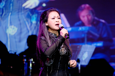 Khánh Ly - hồi ức thời “đu bám con trai, nhảy đầm ké“