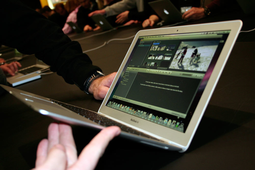 Apple nâng cấp cấu hình và hạ giá Macbook Air