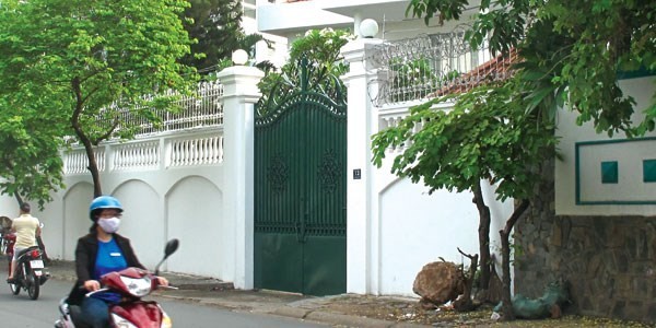 Biệt thự đội lốt lô cốt ở khu nhà giàu Sài Gòn