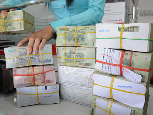 Sôi sục thông tin 'tăng tuổi làm, giảm lương hưu'