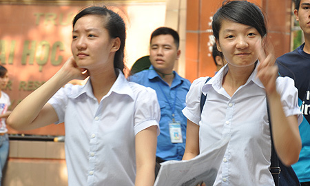 Đăng ký thi đại học giảm, kinh tế vẫn nóng