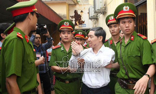 Nhận án tử, Dương Chí Dũng vẫn dặn vợ 'cứ yên tâm'