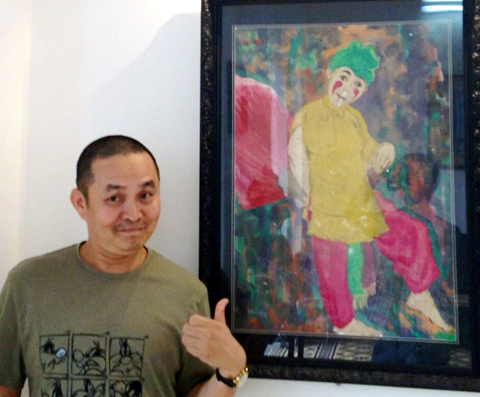 Danh hài Xuân Hinh biến hóa trong tranh