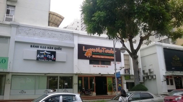 Những con phố 'quên tiếng Việt' ở Sài Gòn