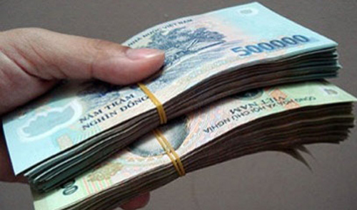 Chờ suốt đêm để trả túi tiền 200 triệu đồng cho người đánh rơi