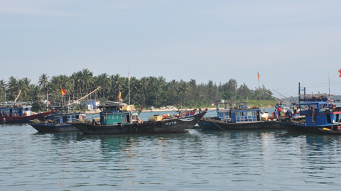 Nguyện làm 'cột mốc sống' trên biển Hoàng Sa