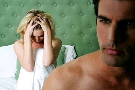 Sếp đòi sex để… trừ nợ