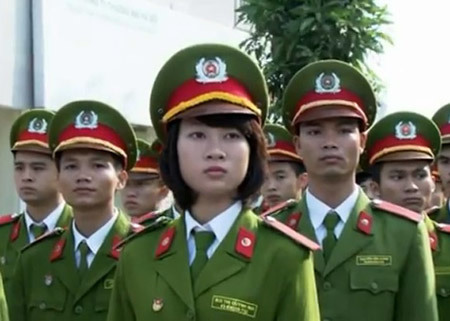 Rưng rưng clip chia tay của sinh viên Cảnh sát