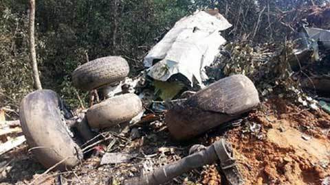 Rơi máy bay quân sự ở Lào