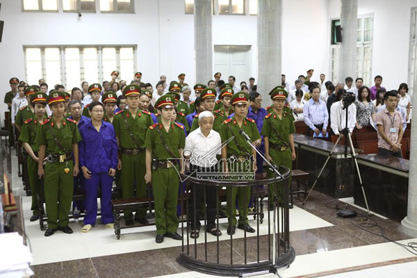 Tạm đình chỉ ông Giá ảnh hưởng đến bị cáo khác?