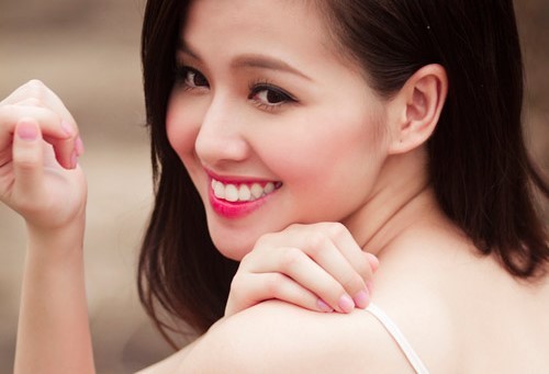 Phát ngôn tình - tiền đối chọi nhau của hot girl Việt