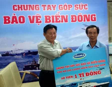Vinamilk hỗ trợ Kiểm ngư Việt Nam 1 tỷ đồng
