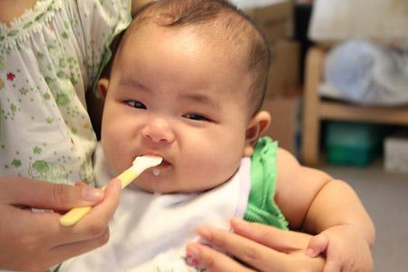 Mẹ vô tư hại con béo phì mà không biết