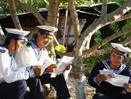 Viết cho anh trong ngày biển động