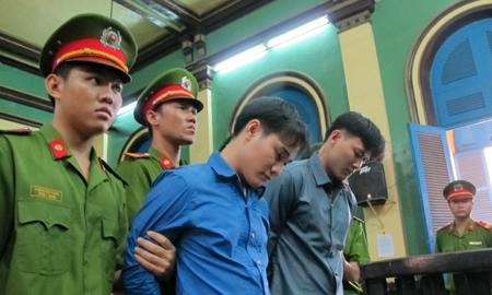 Kẻ côn đồ giết người vì va quẹt xe trên phố