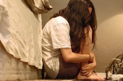 Cả năm uống thuốc chữa trầm cảm vì bị chồng bạo dâm