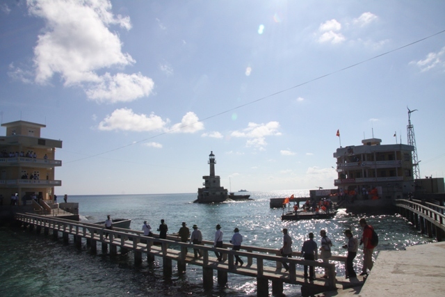 Vòi rồng không thể hút cạn nước Hoàng Sa