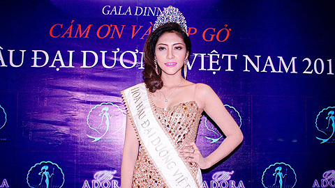 Hoa hậu nói gì khi bị chê nhan sắc chưa đủ tầm?