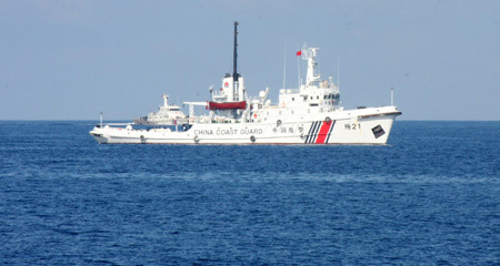 Tàu TQ tiếp tục phun vòi rồng tấn công tàu Việt Nam