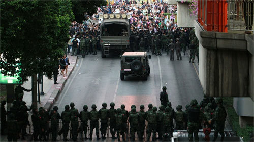 Quân đội Thái chặn Facebook ngăn biểu tình