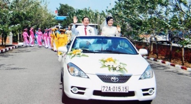Đại gia Lê Ân, tuổi 70 hot hơn cả showbiz