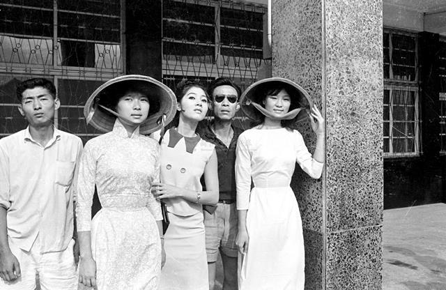 Thời trẻ xinh đẹp của Thẩm Thúy Hằng - Kiều Chinh