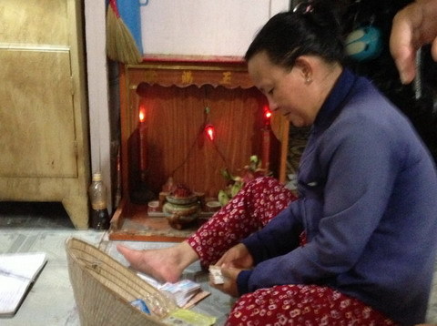 Nâng niu những đồng tiền sạch