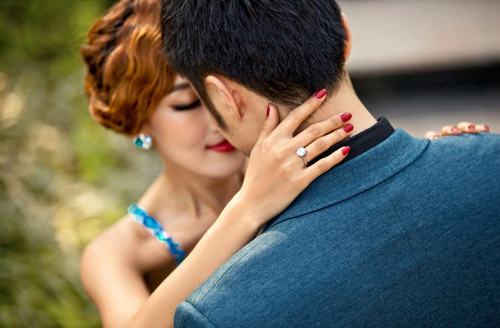 Bạn trai vừa già vừa hay đòi 