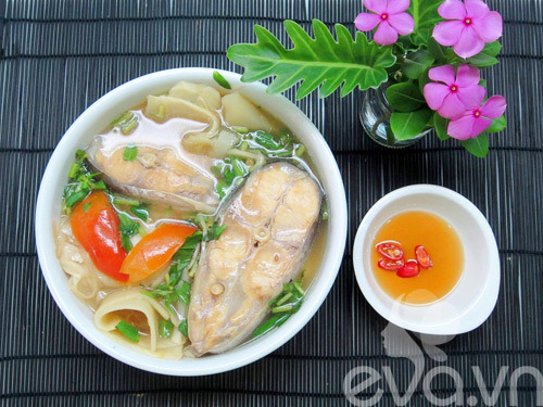 Canh măng chua cá ba sa kiểu miền Nam