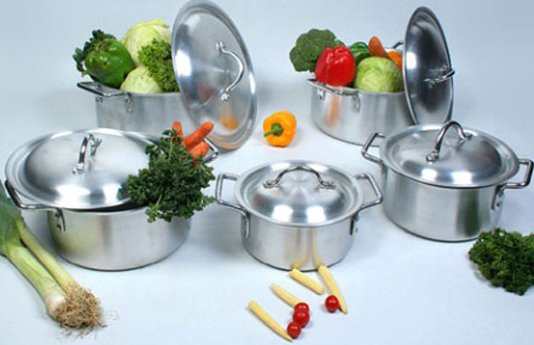 Thực phẩm và dụng cụ nhà bếp 