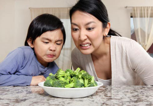 Thói quen sau khi ăn cực hại cho con